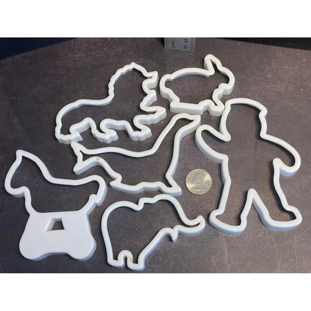 Vintage Metal Cookie Cutters Set Assorted Shapes Holiday Baking Fun‎